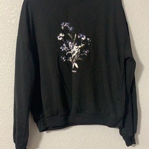 Black long sleeve tee